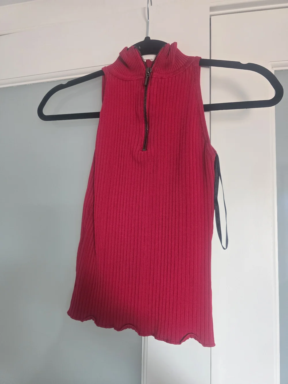 bebe Red Ribbed Mock Neck Tank - Picture 2 of 4